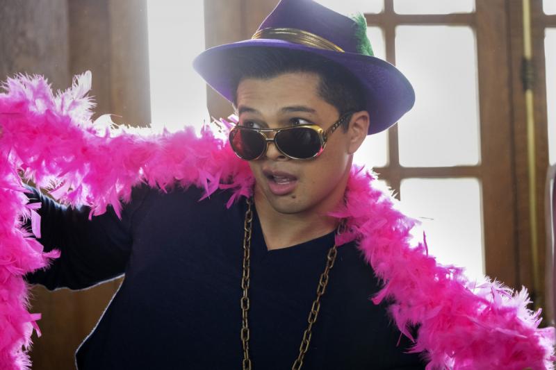 Interview: CRAZY EX-GIRLFRIEND Star Vincent Rodriguez III Talks Hit Comedy & More Image