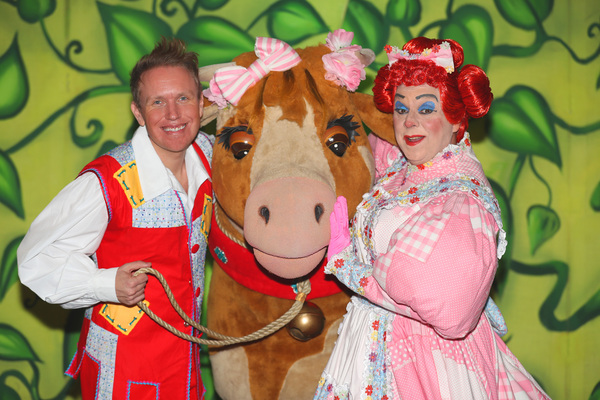 PANTO LAUNCH PHOTOS: Stars Launch Jack And The Beanstalk Image