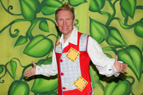 PANTO LAUNCH PHOTOS: Stars Launch Jack And The Beanstalk Image