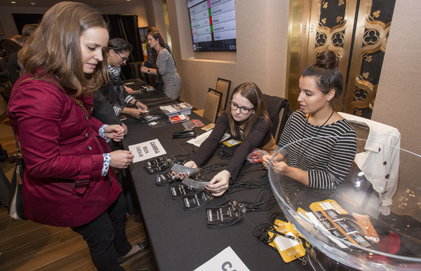 Photos: Les Misérables Cast Performs at Cambria Chicago Loop – Theatre District Grand Opening Image