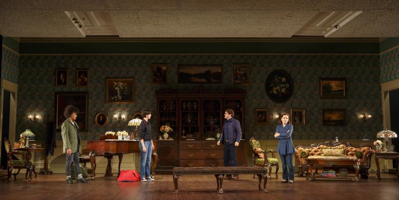 Review: FUN HOME Tour Is Sharply Drawn Image
