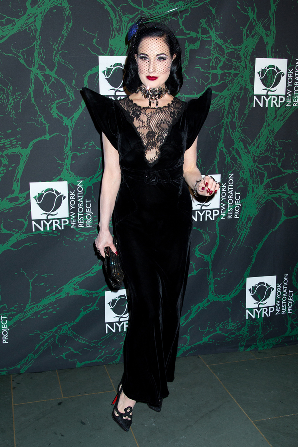 Photo Coverage: HELLO, DOLLY! Cast Dresses Up for Bette Midler's Hulaween! Image