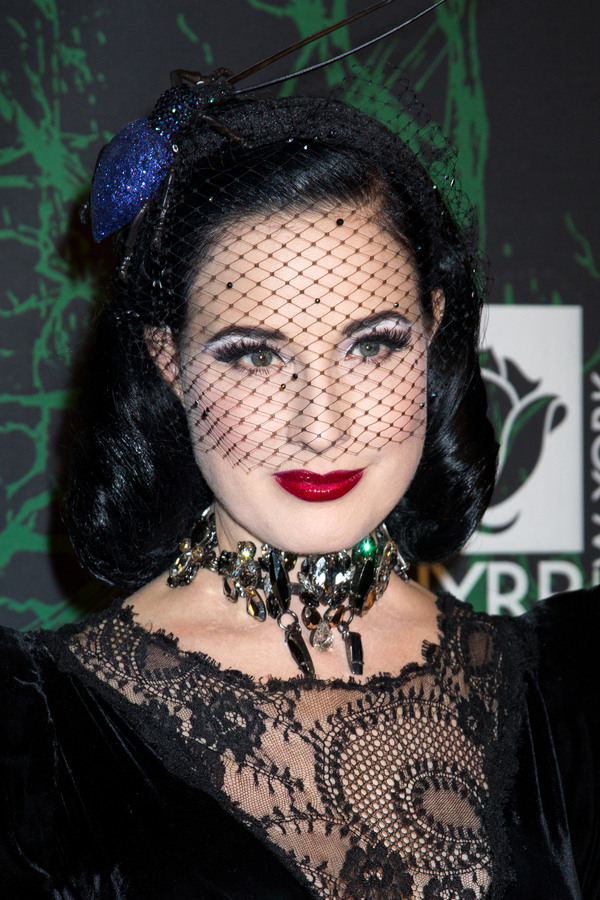 Photo Coverage: HELLO, DOLLY! Cast Dresses Up for Bette Midler's Hulaween! Image
