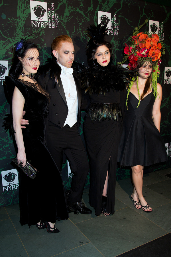 Dita Von Teese, Douglas Little, Jodi Lyn O'Keefe, Carolyn Murphy Photo