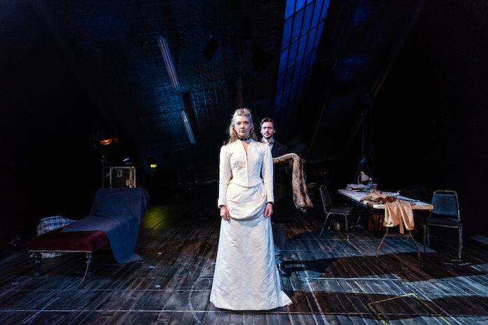 Interview: David Oakes Talks VENUS IN FUR Image