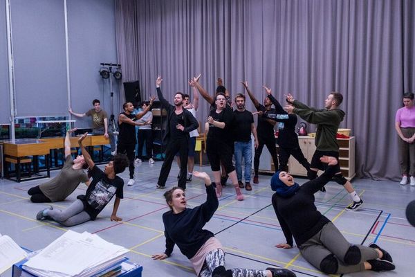 Photo Flash: In Rehearsal for EVERYBODY'S TALKING ABOUT JAMIE at the Apollo Theatre  Image