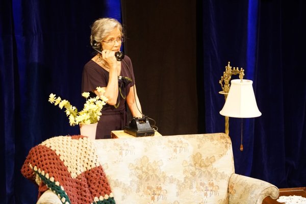 Photo Flash: First Look at Donna Mills Led DRIVING MISS DAISY Image