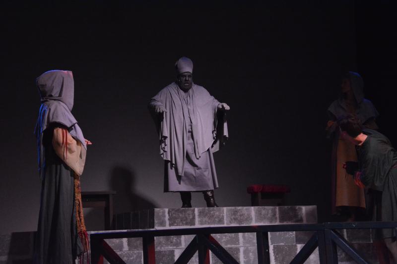 Review: Circle Players' Sweeping and Epic HUNCHBACK OF NOTRE DAME Image