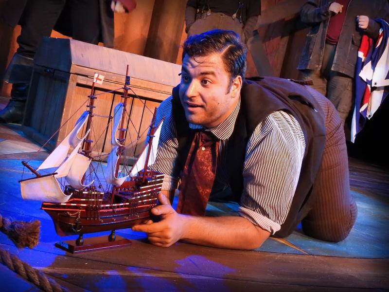 BWW Reviews: PETER AND THE STARCATCHER Reminds Audiences to Fly with a Smile Image