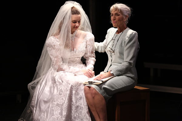 Photo Flash: First Look at ONE SLIGHT HITCH at South Bend Civic Theatre Image