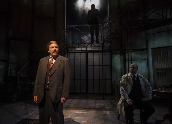 Photo Flash: First Look at HOLMES AND WATSON at Milwaukee Rep Image