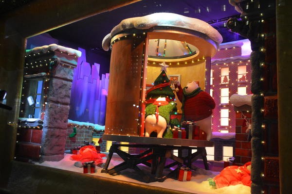 Photo Coverage: The Holidays Are Here! Macy's Unveils Iconic 2017 Windows Displays Image
