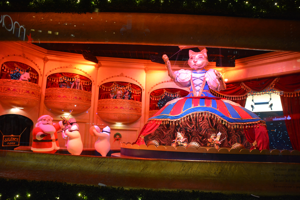 Photo Coverage: The Holidays Are Here! Macy's Unveils Iconic 2017 Windows Displays Image