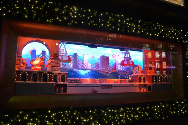 Photo Coverage: The Holidays Are Here! Macy's Unveils Iconic 2017 Windows Displays Image