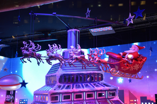 Photo Coverage: The Holidays Are Here! Macy's Unveils Iconic 2017 Windows Displays Image