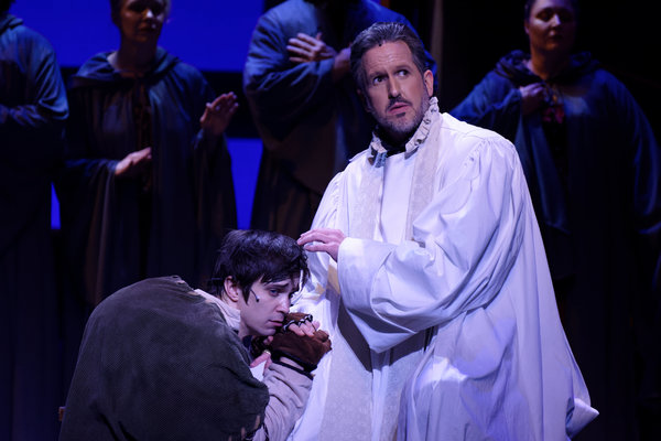 Photo Flash: HUNCHBACK OF NORTE DAME at Lyric Stage Image