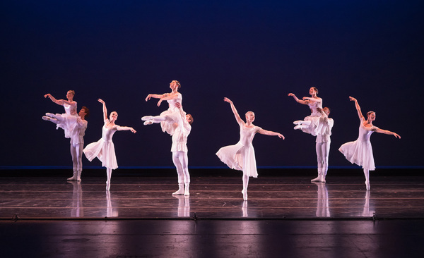 Photo Flash: Smuin Lights Up Bay Area With Annual Holiday Treat THE CHRISTMAS BALLET Image