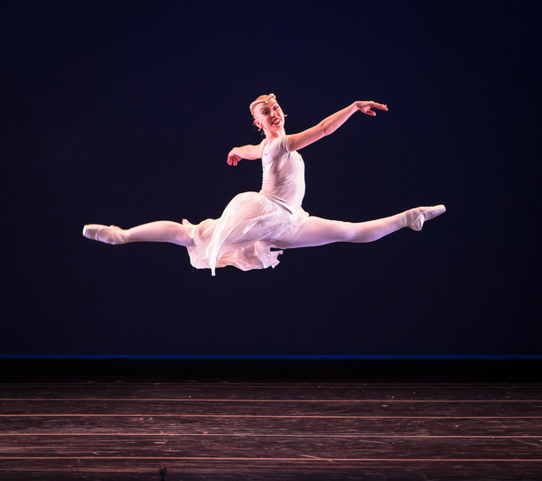 Photo Flash: Smuin Lights Up Bay Area With Annual Holiday Treat THE CHRISTMAS BALLET Image