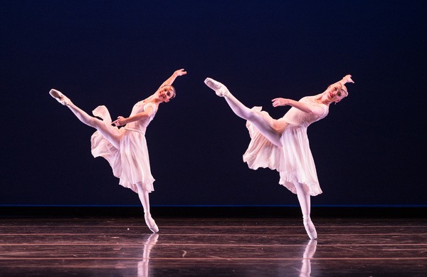Photo Flash: Smuin Lights Up Bay Area With Annual Holiday Treat THE CHRISTMAS BALLET Image