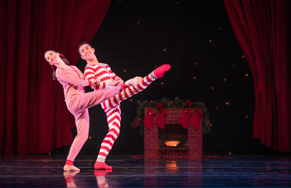 Smuin dancers Terez Dean and Mengjun Chen in The Christmas Song, choreographed by Smu Photo