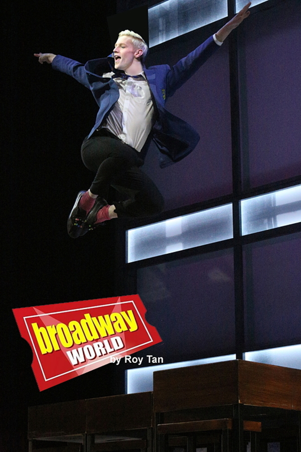 Photo Coverage: Sneak Peek at EVERYBODY'S TALKING ABOUT JAMIE Image