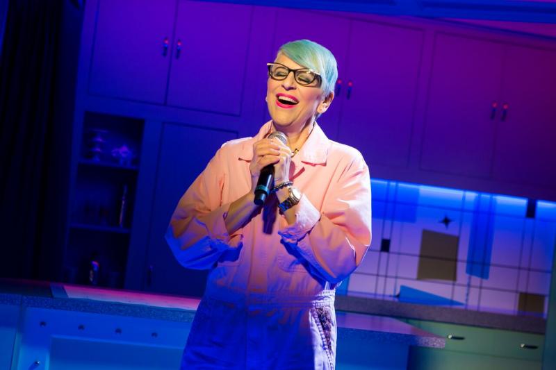 Review: Lisa Lampanelli's Poignant and Funny STUFFED Explores Body Image and Relationships With Food 