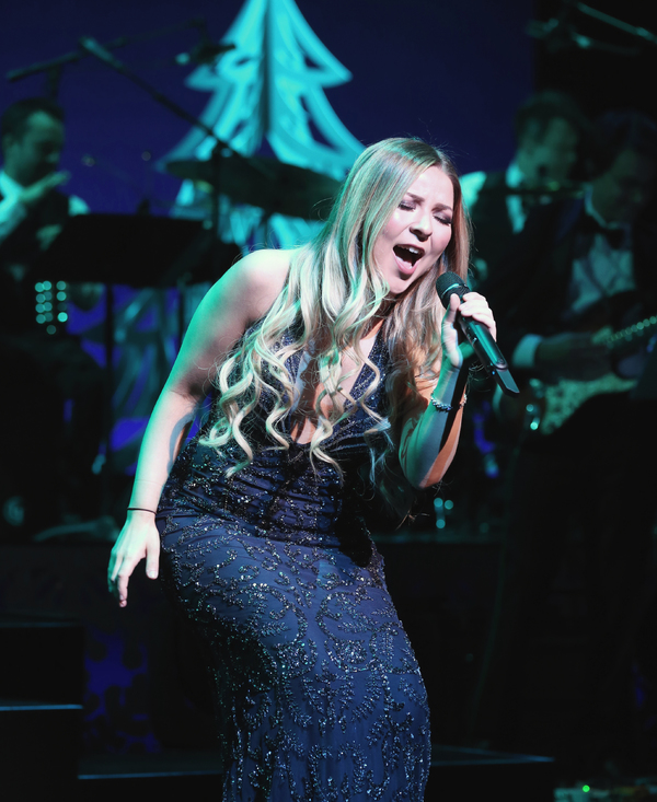 Photo Flash: Get in the Spirit with a First Look at HOME FOR THE HOLIDAYS on Broadway Image