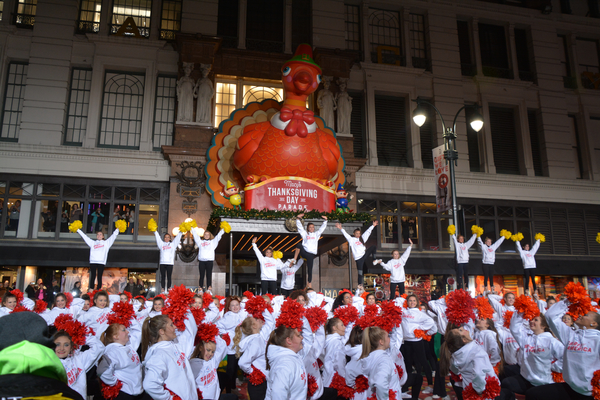 Photo Coverage: Broadway Heads to Herald Square to Rehearse for the MACY'S Thanksgiving Day Parade! Image