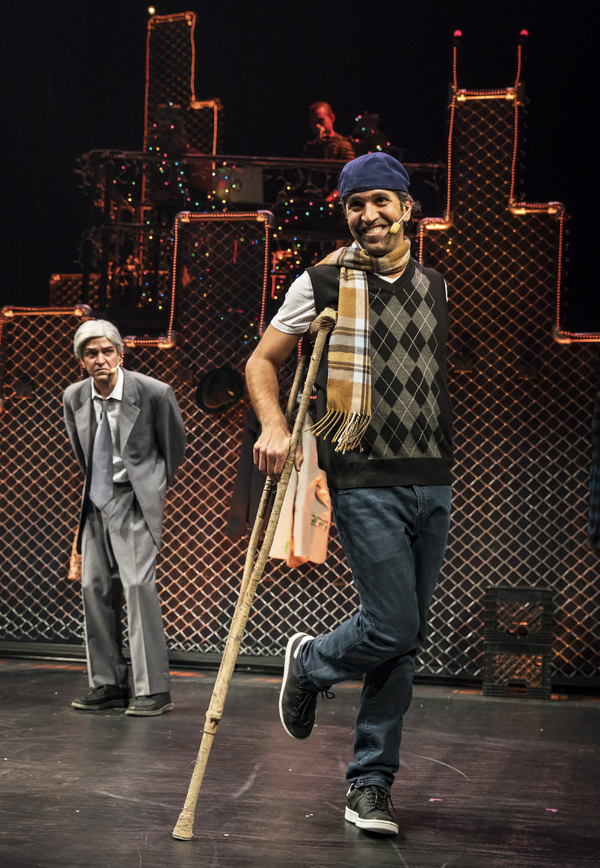 Photo Flash: Q BROTHERS CHRISTMAS Begins Tonight At Chicago Shakespeare Image