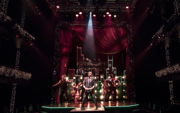 Photo Flash: Q BROTHERS CHRISTMAS Begins Tonight At Chicago Shakespeare Image