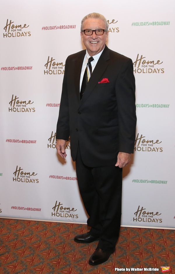Photo Coverage: On the Opening Night Red Carpet for HOME FOR THE HOLIDAYS! Image