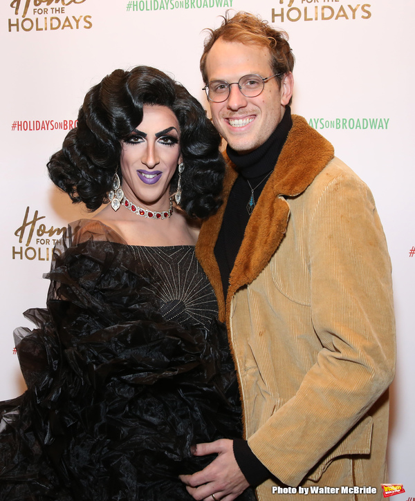 Photo Coverage: On the Opening Night Red Carpet for HOME FOR THE HOLIDAYS! Image
