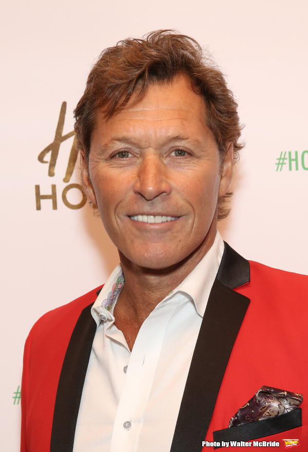 Photo Coverage: On the Opening Night Red Carpet for HOME FOR THE HOLIDAYS! Image