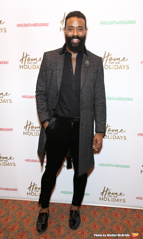 Photo Coverage: On the Opening Night Red Carpet for HOME FOR THE HOLIDAYS! Image