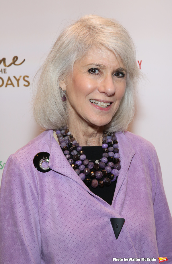Photo Coverage: On the Opening Night Red Carpet for HOME FOR THE HOLIDAYS! Image