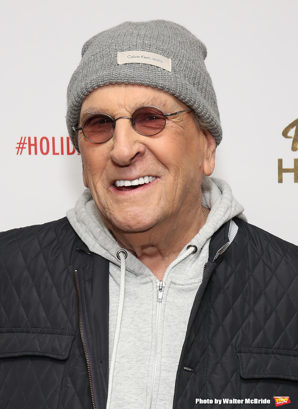 Photo Coverage: HOME FOR THE HOLIDAYS Gets Festive for Opening Night! Image