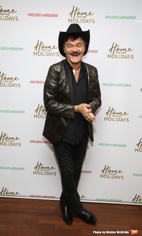 Photo Coverage: HOME FOR THE HOLIDAYS Gets Festive for Opening Night! Image