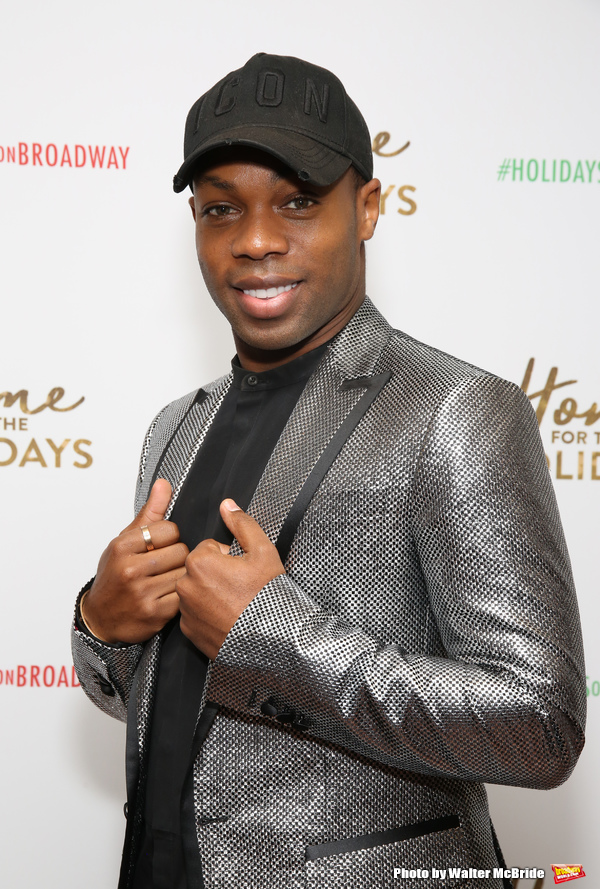 Photo Coverage: HOME FOR THE HOLIDAYS Gets Festive for Opening Night! Image