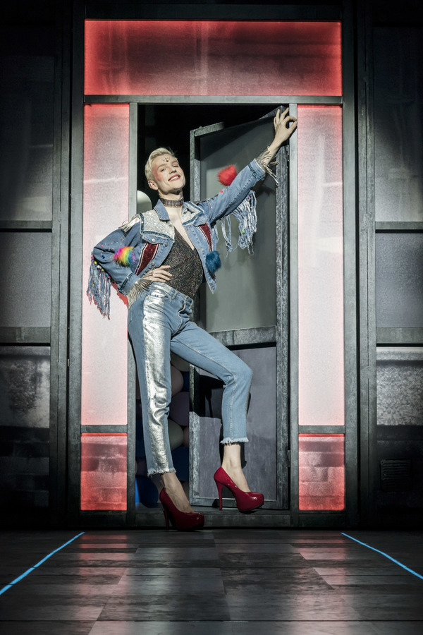 Photo Flash: First Look at John McCrea and More in EVERYBODY'S TALKING ABOUT JAMIE at the Apollo Image
