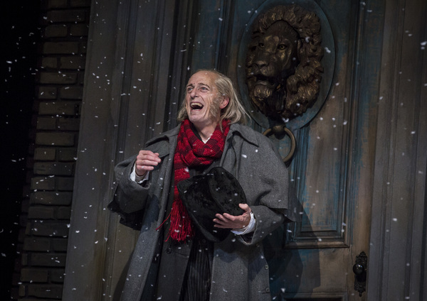 Larry Yando (Ebenezer Scrooge) Photo