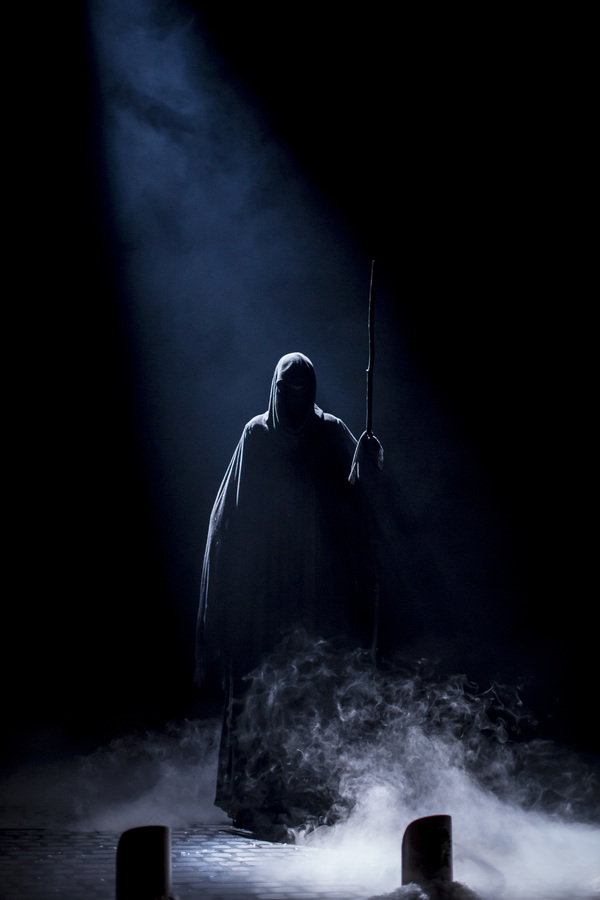 Photo Flash: First Look at Goodman Theatre's 40th Annual Production of A CHRISTMAS CAROL Image
