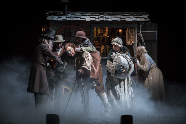 Photo Flash: First Look at Goodman Theatre's 40th Annual Production of A CHRISTMAS CAROL Image