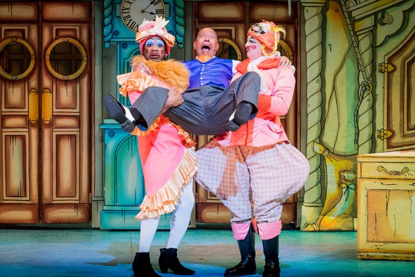 Photo Flash: First Look of CINDERELLA at Hackney Empire 