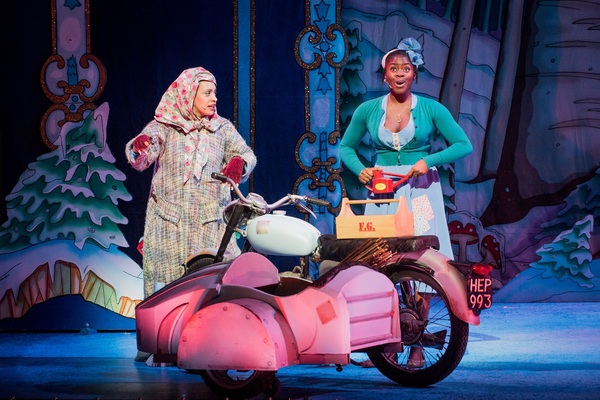 Photo Flash: First Look of CINDERELLA at Hackney Empire 