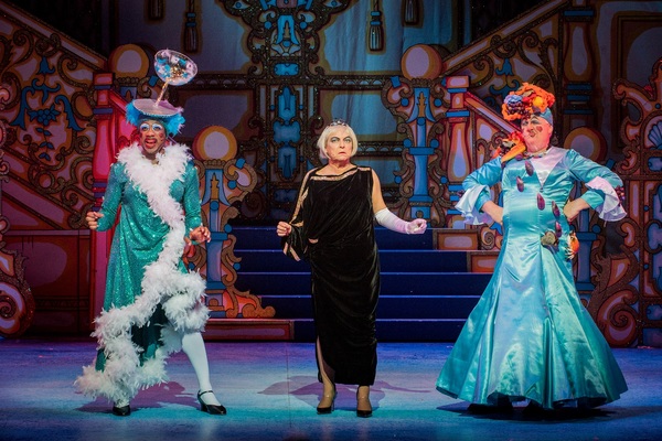 Photo Flash: First Look of CINDERELLA at Hackney Empire 