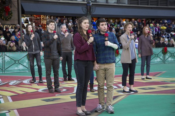 Photo Flash: Leslie Odom Jr, Broadway Casts Perform on MACY'S THANKSGIVING DAY PARADE Image