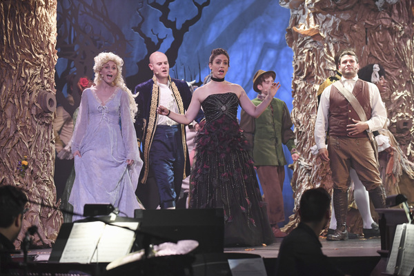Photo Flash: First Look - Kristen Bell's Theater-Themed ABC Special ENCORE Image