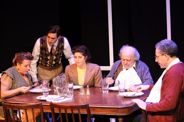 Photo Flash: First Look at New Yiddish Rep's AWAKE AND SING! Image