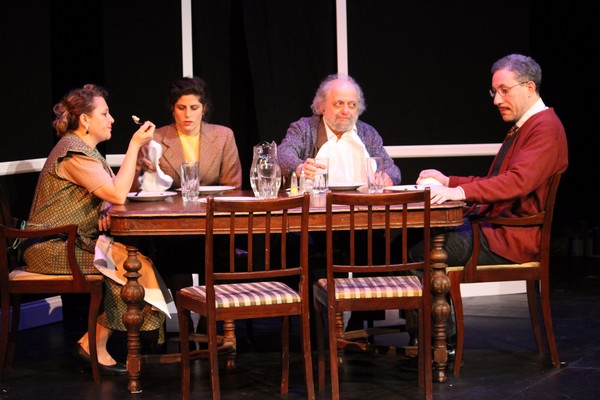 Photo Flash: First Look at New Yiddish Rep's AWAKE AND SING! Image