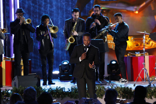 CHRISTMAS IN ROCKEFELLER CENTER -- Pictured: Leslie Odom Jr. performs during the 2017 Photo